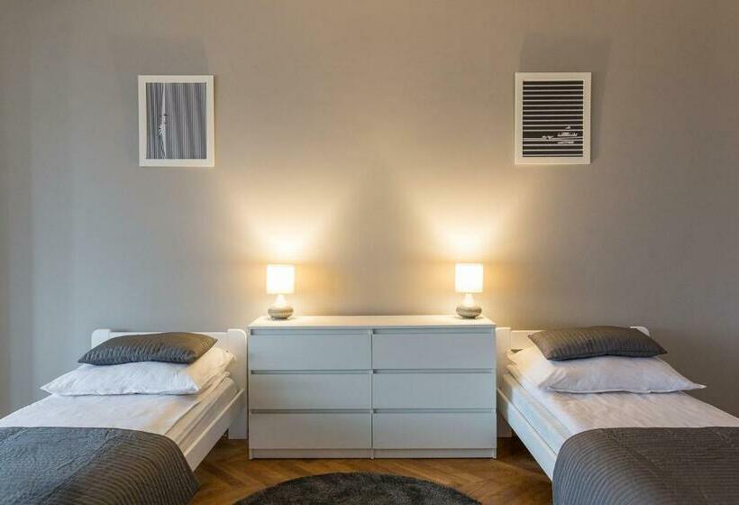 Трехместный Номер Стандарт Совместная Ванная, Hostel Zakątek Ulica Grunwaldzka