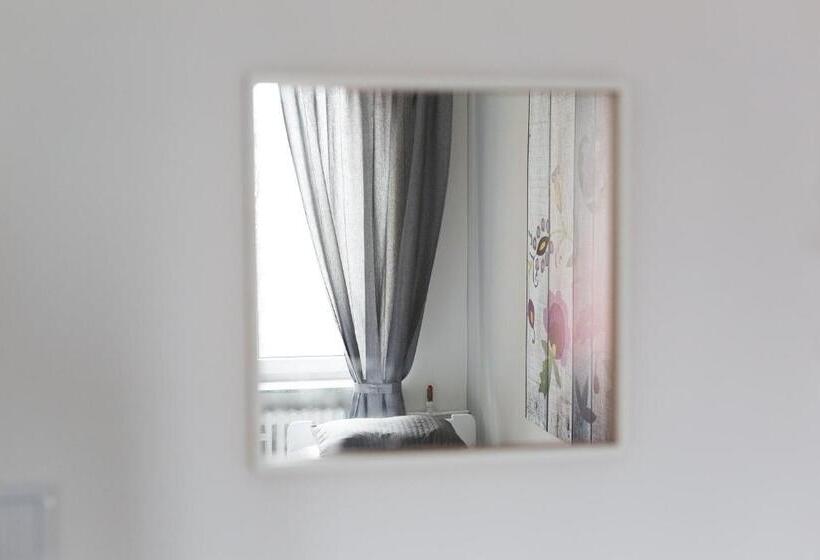 带共用浴室的标准房间, Hostel Zakątek Ulica Grunwaldzka