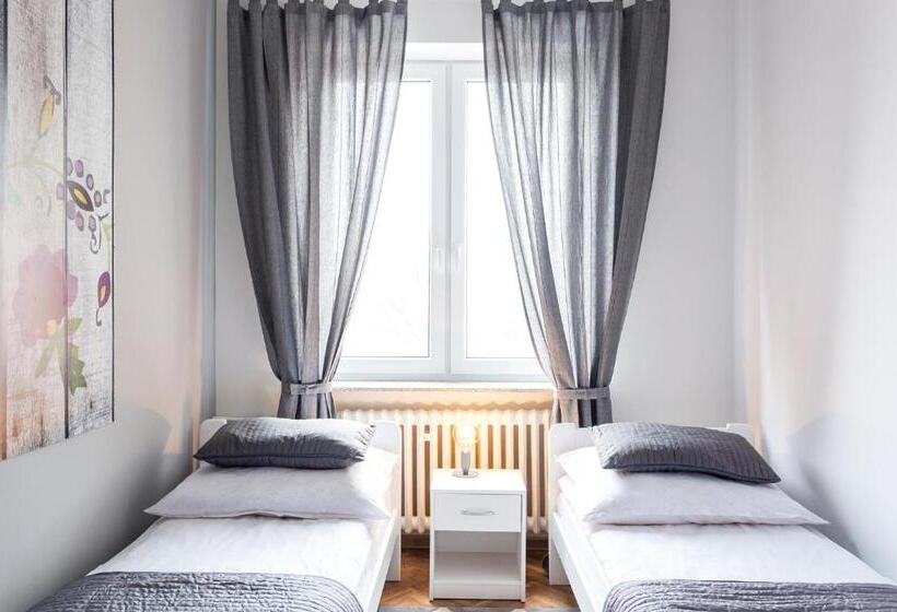 带共用浴室的标准房间, Hostel Zakątek Ulica Grunwaldzka