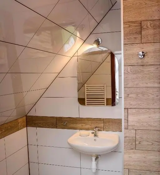 Standard Kolmen Hengen Huone, Dom Na Klonowym Wzgórzu