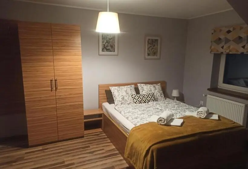 Standard Kolmen Hengen Huone, Dom Na Klonowym Wzgórzu