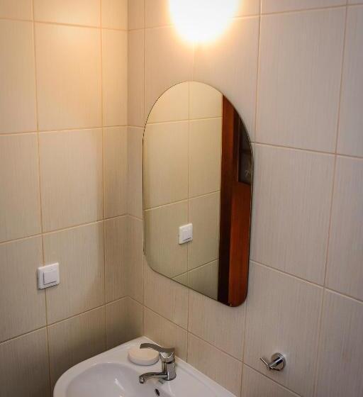 استودیوی استاندارد, Dom Na Klonowym Wzgórzu