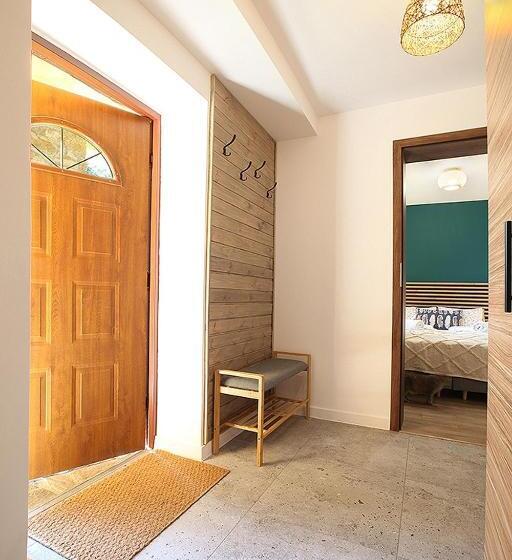 آپارتمان 2 خوابه, Dom Na Klonowym Wzgórzu