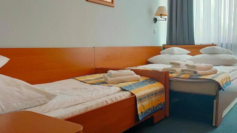 اتاق استاندارد, Hyrny