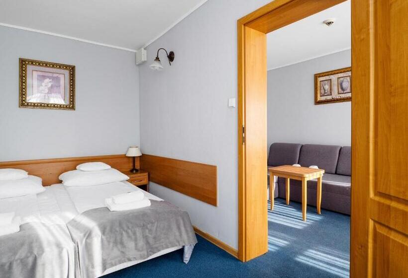 استودیو استاندارد با چشمانداز, Hyrny