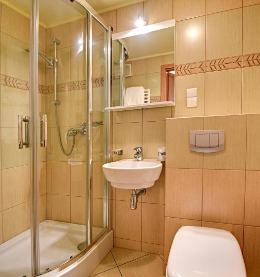 استودیو استاندارد با چشمانداز, Hyrny