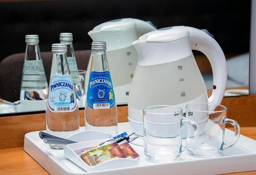 اتاق استاندارد با چشمانداز, Hyrny