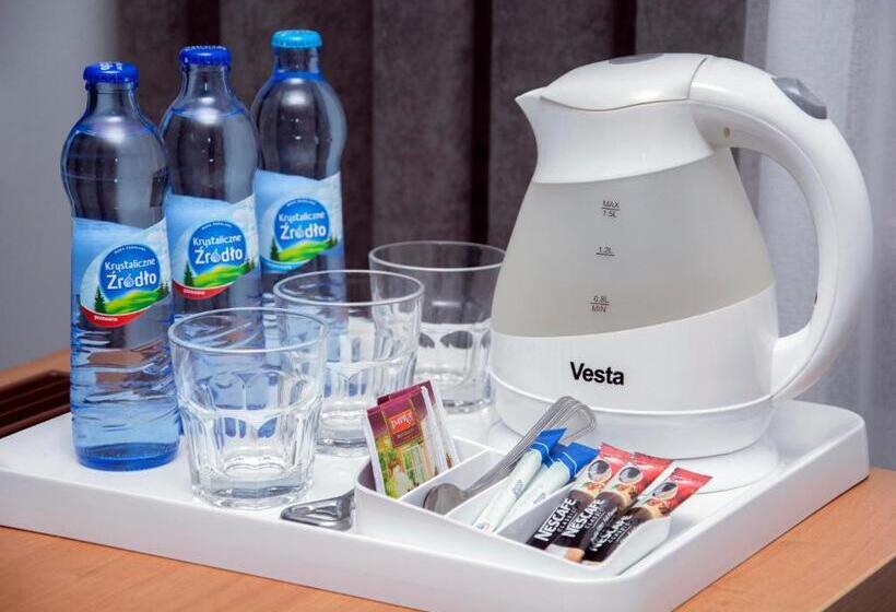 استودیوی استاندارد, Hyrny