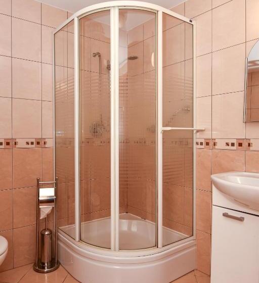 استودیوی استاندارد, Hyrny