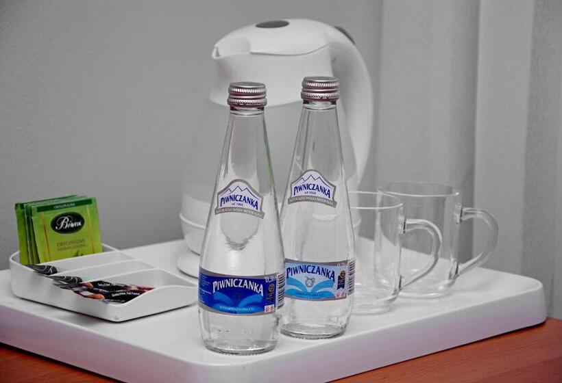 استودیوی استاندارد, Hyrny