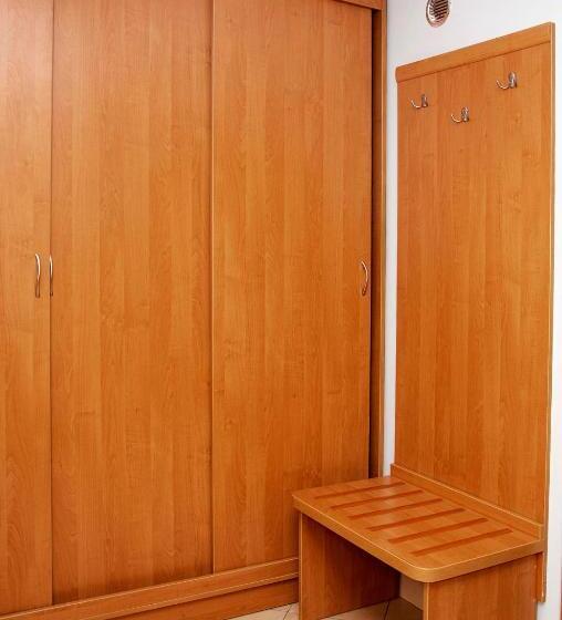 استودیوی استاندارد, Hyrny