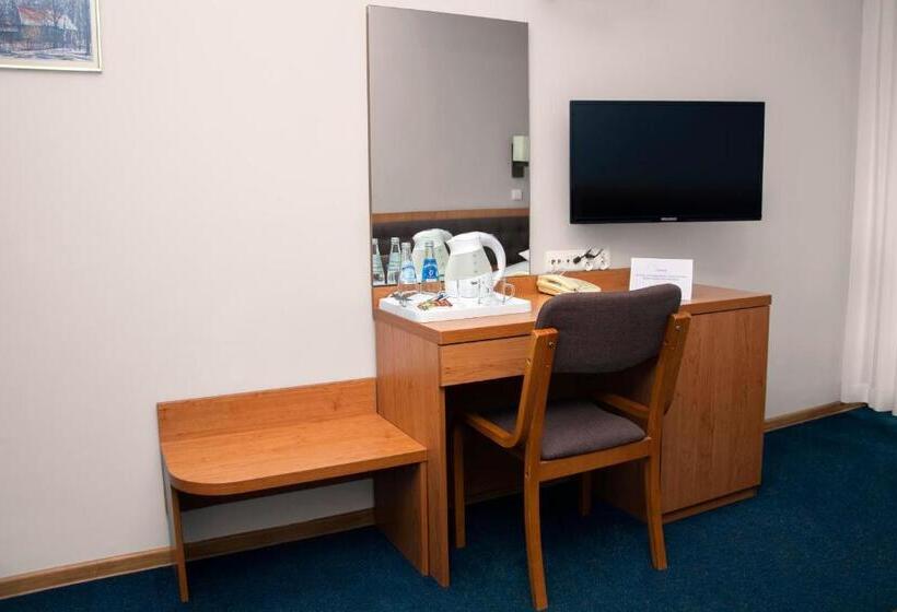 اتاق استاندارد با چشمانداز, Hyrny