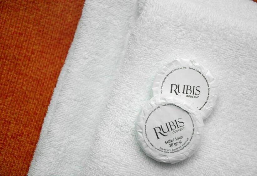 اتاق استاندارد, Hyrny