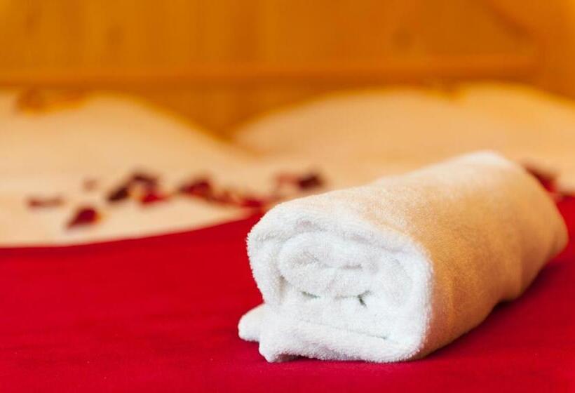 اتاق استاندارد, Karina