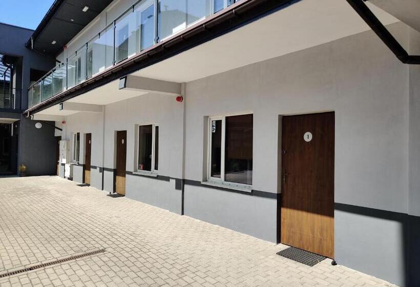 إستوديو قياسى, Noclegi M4