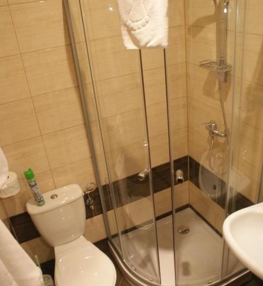 إستوديو قياسى, Noclegi M4