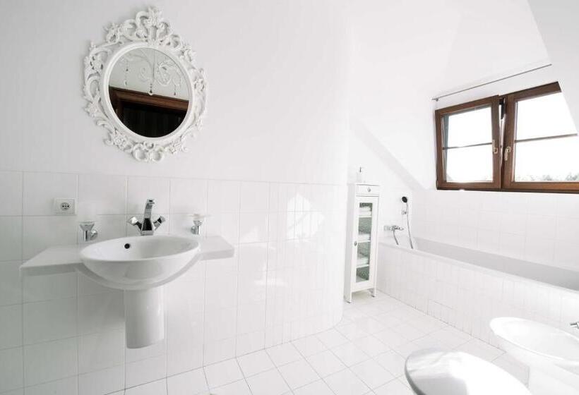 اتاق راحتی, Villa Victoria