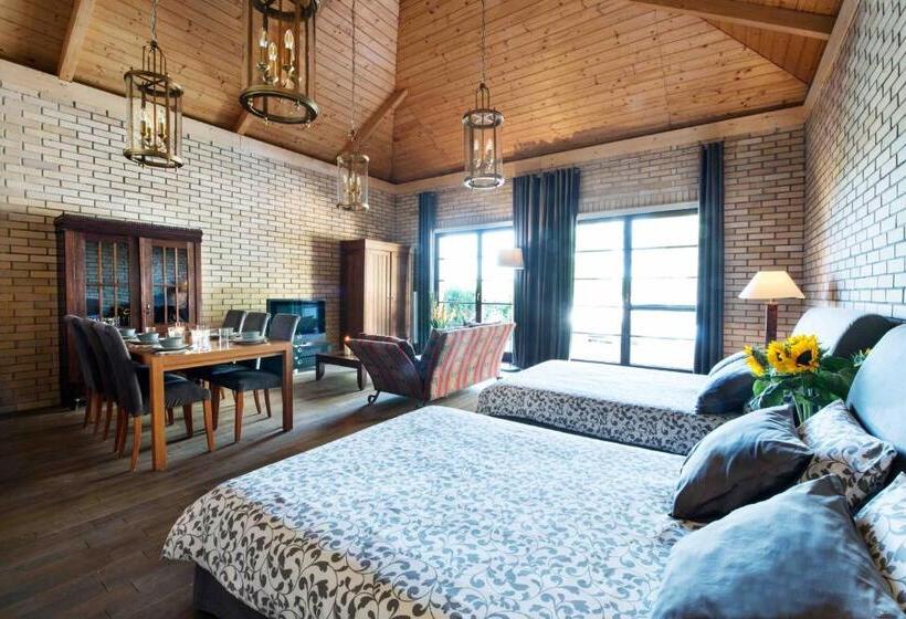 استودیو اجرایی, Villa Victoria