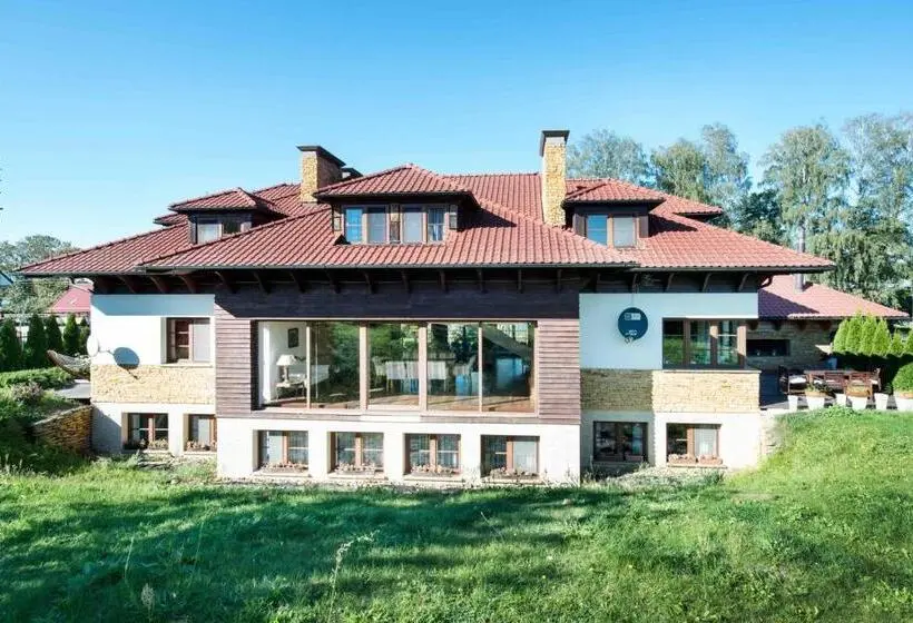 Villa 1 Makuuhuone, Villa Victoria
