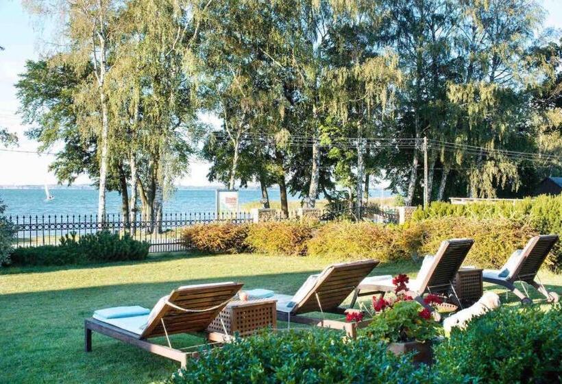 ویلای 1 خوابه, Villa Victoria