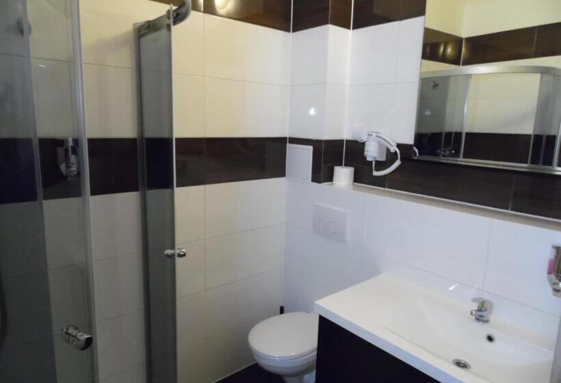 اتاق استاندارد سه نفره, Hostel Dv Morski   Z Prywatnymi łazienkami