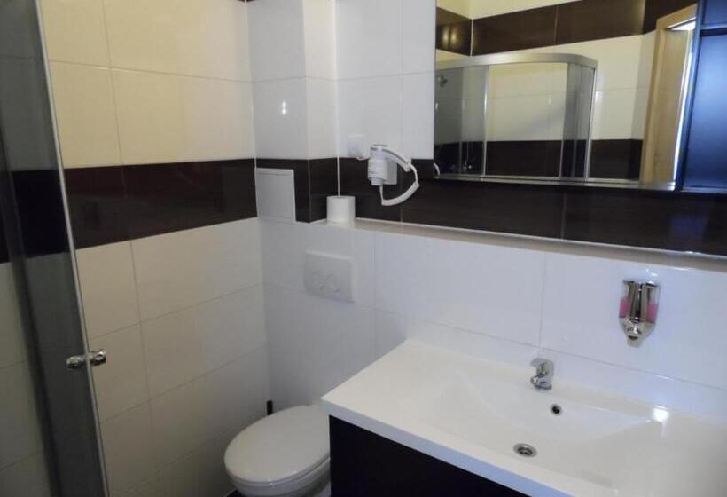 Номер Стандарт Трехместный, Hostel Dv Morski   Z Prywatnymi łazienkami