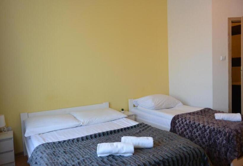 اتاق استاندارد سه نفره, Hostel Dv Morski   Z Prywatnymi łazienkami