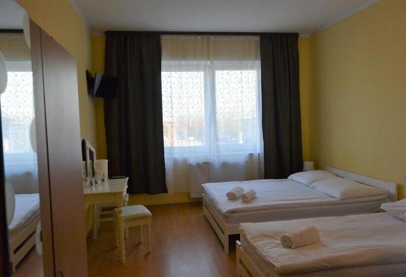 Номер Стандарт Трехместный, Hostel Dv Morski   Z Prywatnymi łazienkami