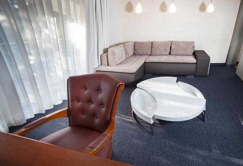 １ベッドルームアパートメント, Inter