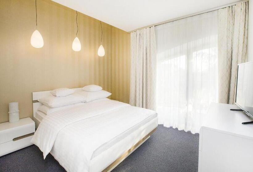 １ベッドルームアパートメント, Inter