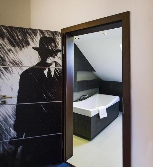 ドゥプレックスルーム, Inter