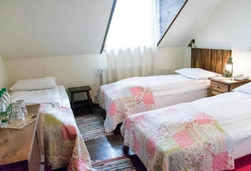 اتاق استاندارد سه نفره, Karczma Zamojszczyzna