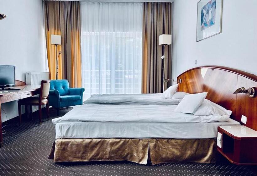 اتاق استاندارد سه نفره, Marina Diana