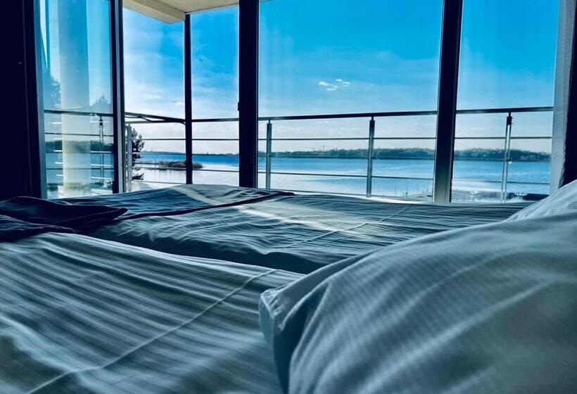 سوییت, Marina Diana