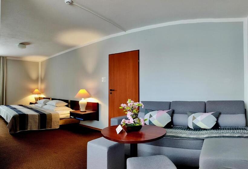 デラックスルーム, Pawłowski