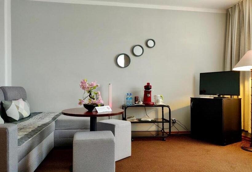 デラックスルーム, Pawłowski