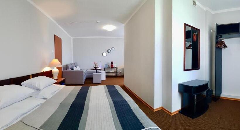 デラックスルーム, Pawłowski