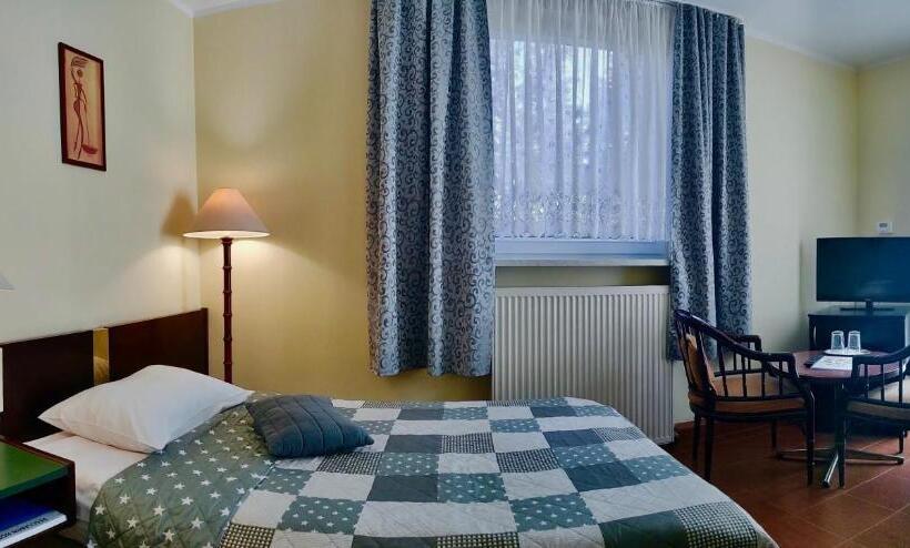 身障者適用スタンダードルーム, Pawłowski