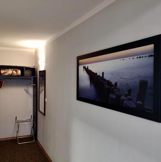 エコノミートリプルルーム, Pawłowski