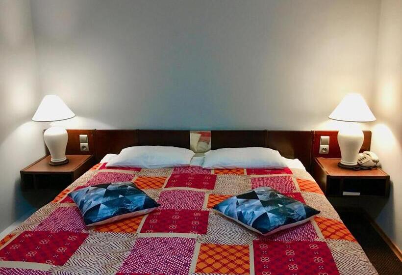 スタンダードルーム, Pawłowski