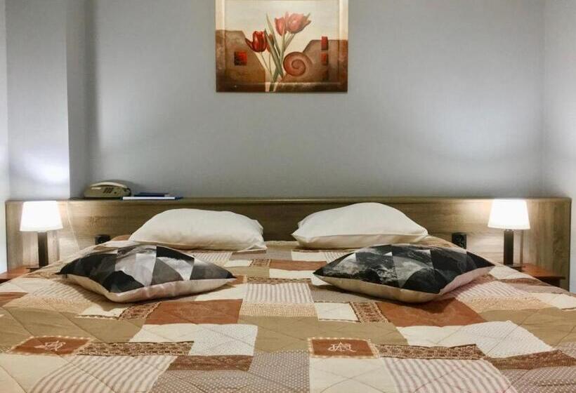 スタンダードルーム, Pawłowski