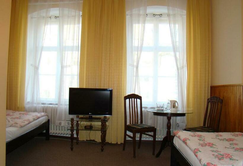 חדר דלוקס, Polonia