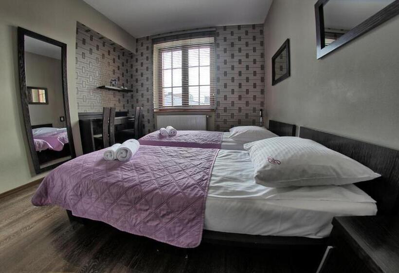 اتاق استاندارد, Polonia