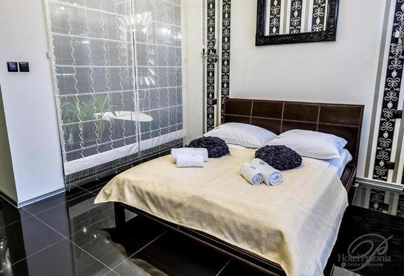 اتاق لوکس, Polonia