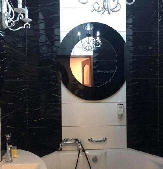 اتاق لوکس, Polonia