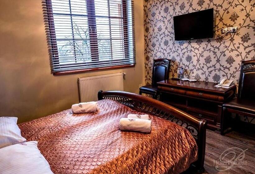 اتاق لوکس, Polonia