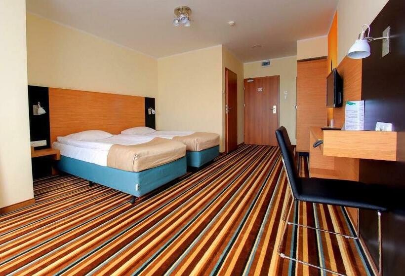 컴포트 트리플 룸, Auto Port Renice