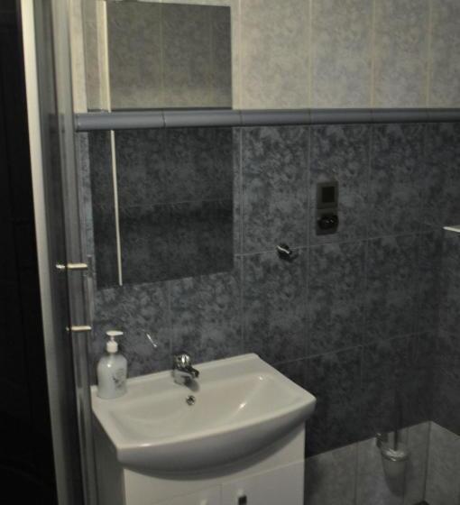 آپارتمان 2 خوابه, Operahostel