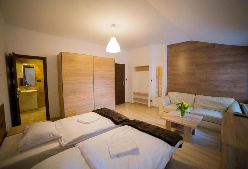 اتاق استاندارد, Operahostel