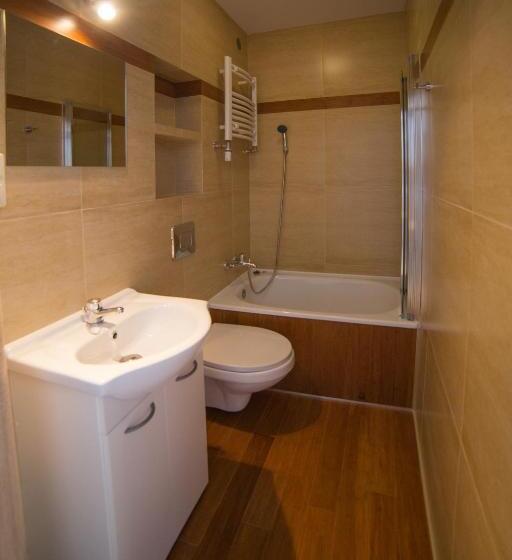 اتاق استاندارد, Operahostel